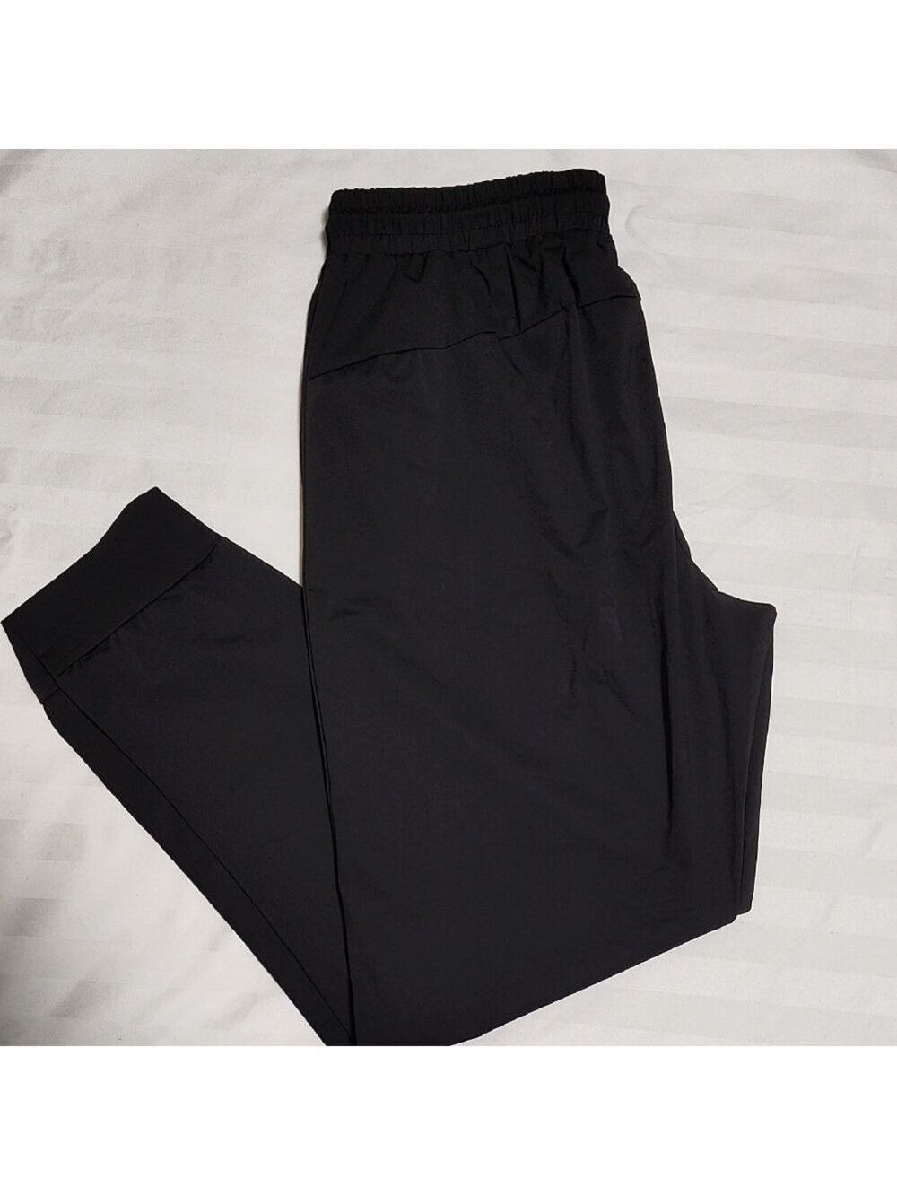 Women's Bolt Joggers - Picture 3 of 5